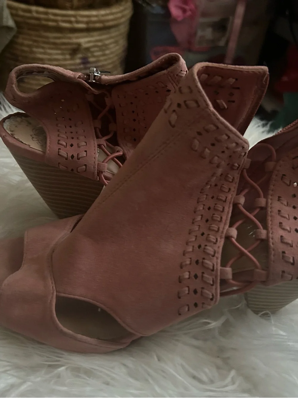Vince Camuto Mauve Pink Suede Lace-Up Wedge Sandals  Size 8